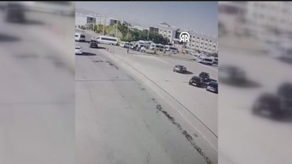 Erzurum'da 2 kişinin yaralandığı silahlı satırlı kavga kamerada