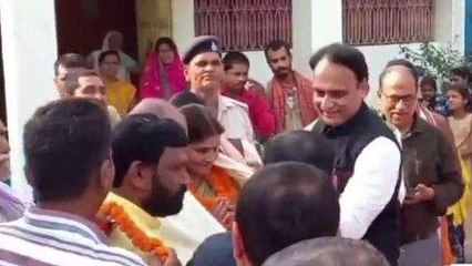 बेगूसराय: इसरो के वैज्ञानिक अमित के माता-पिता को राज्यसभा सांसद ने किया सम्मानित