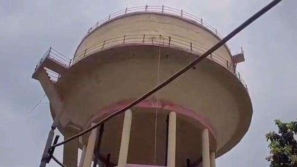 गाजीपुर: नल-जल योजना के तहत बनाई गई पानी टंकी बनी शोपीस ...