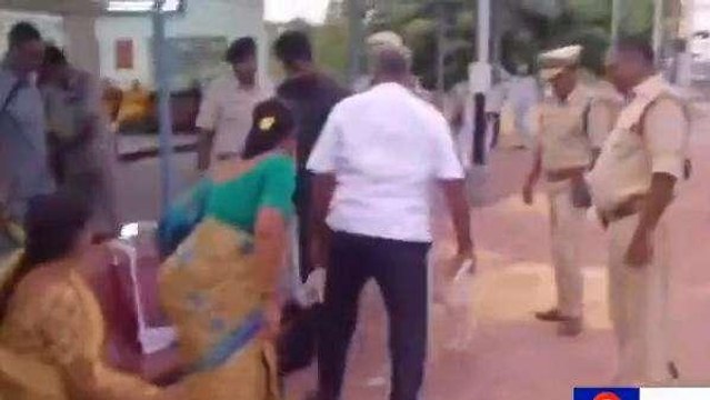 కాకినాడ జిల్లా: రైల్వే స్టేషన్లలో పోలీసుల విస్తృత తనిఖీలు