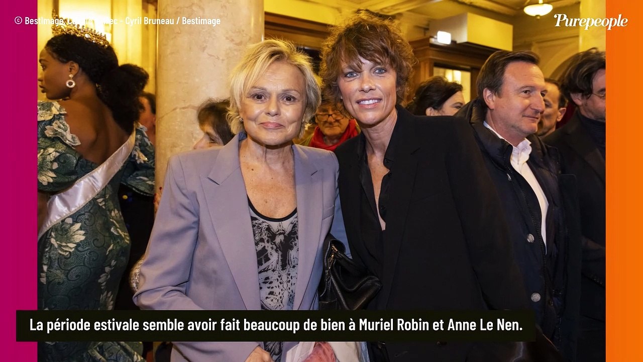"Comme un parfum d'été" : Muriel Robin et sa femme Anne Le Nen heureuses en vacances, tendres photos du couple