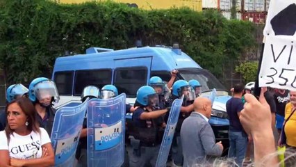 Download Video: Napoli in r1volta per la cancellazione del Reddito di cittadinanza