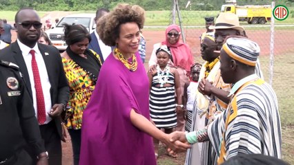 Région-Man / L’ambassadeur des États-Unis visite des projets sanitaires dans l’Ouest ivoirien