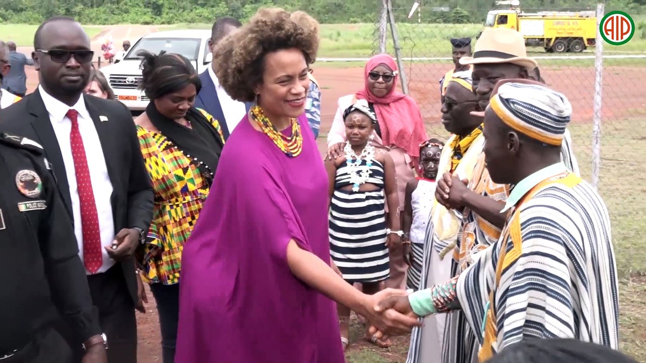 Région-Man / L’ambassadeur des États-Unis visite des projets sanitaires dans l’Ouest ivoirien