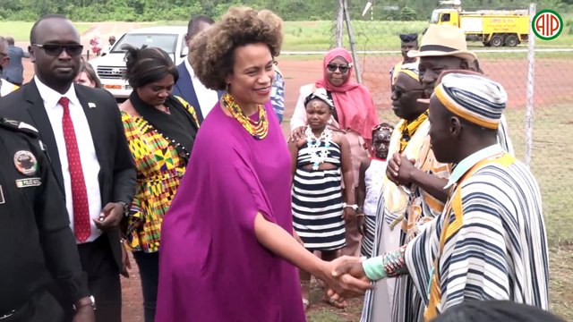 Région-Man / L’ambassadeur des États-Unis visite des projets sanitaires dans l’Ouest ivoirien