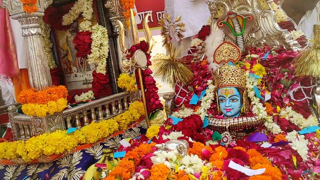 Video...सावन मास के अंतिम सोमवार को शाही लवजमें के साथ नगर भ्रमण पर निकले महाकाल ।