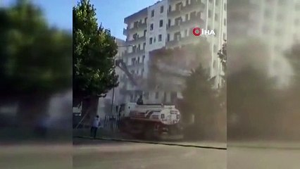 Le bâtiment s'est effondré lors de la démolition à Diyarbakir, les habitants ont paniqué