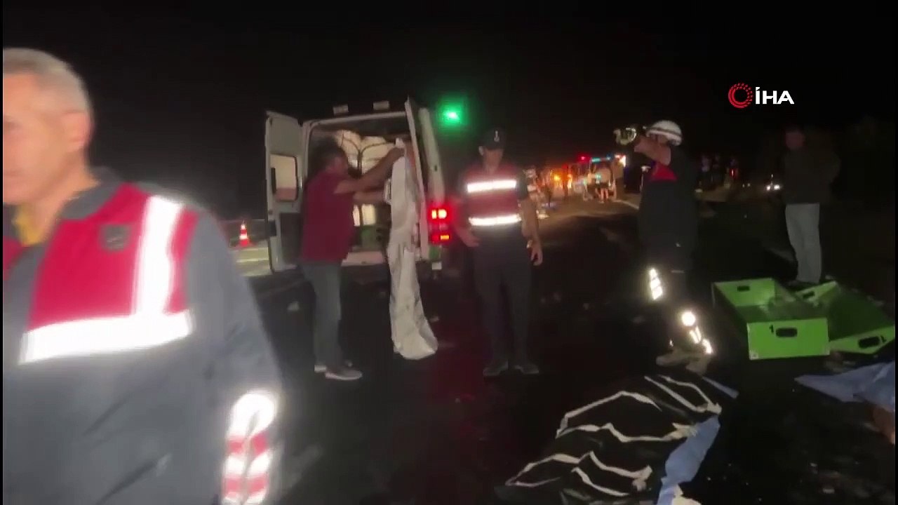 Nevşehir'de otomobil ve cip kafa kafaya çarpışt...