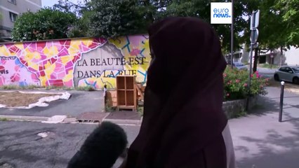 Polemica francese sul divieto di uso dell'abaya nelle scuole: "Ma non è un abito religioso"