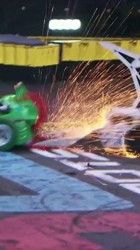 Боевые Роботы Риббот против Защитника. Ribbot vs Defender Battlebots