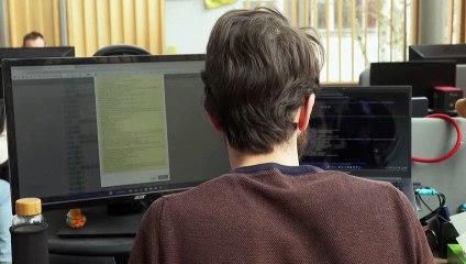 ChatGPT lança versão corporativa, enquanto sua popularidade cai