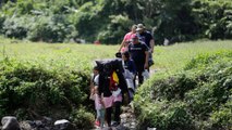 “Del total de los migrantes que atraviesan la Selva del Darién, hay un porcentaje que se queda en Panamá”: analista político sobre la crisis migratoria