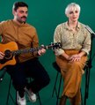 Madame Monsieur présente leur nouvelle chanson 