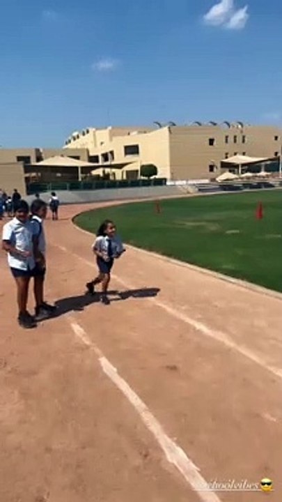 بسمة بوسيل توثق مفاجأة تامر حسني لأولاده في أول يوم دراسي