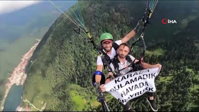 Trabzonlu Adam, Evlilik Taleplerini Protesto Etmek İçin Gökyüzünde Pankart Açtı