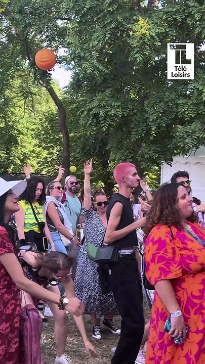 Lesli Médina parle de son expérience sur scène et de ses premiers pas dans la musique