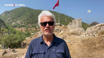 Fethiye Kalesi kazısında sürpriz: Tarihi tiyatro ve yol ortaya çıkarıldı