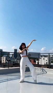 Collaboration DIta & Zuu - Super Shy