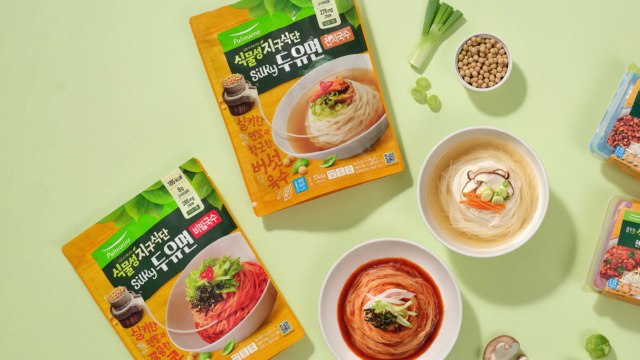 [기업] 풀무원 식물성 브랜드 출시 1년...매출 430억 원 / YTN