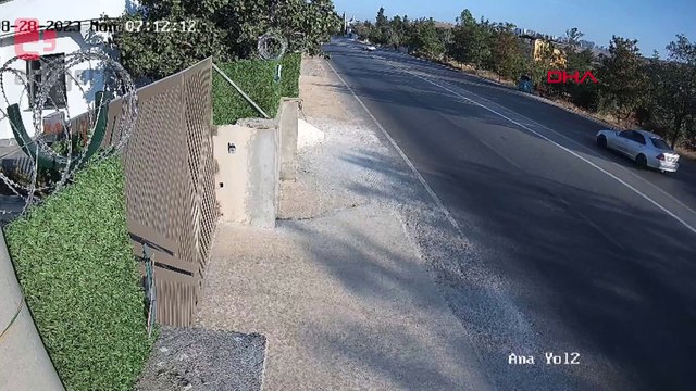 Otomobiller kafa kafaya çarpıştı: Bir ölü, beş yaralı