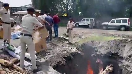 Скачать видео: जब्त 13.14 क्विंटल गांजे से उत्पादित हुई 1 मेगावाट बिजली, पुलिस ने 3 करोड़ के मादक पदार्थ किए नष्ट