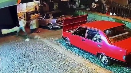 Konya'da Şüphelilerin Kiraladıkları Araçla Silahlı Saldırı Anı Güvenlik Kamerasında