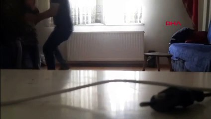 Harcèlement du propriétaire à la locataire ! Il a enregistré ces moments avec son téléphone portable comme ça