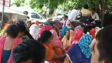 गाजियाबाद: शत्रु संपत्ति के धरने को मिला राकेश टिकैट का समर्थन, धरना स्थल पर छिड़े रागिनी के राग