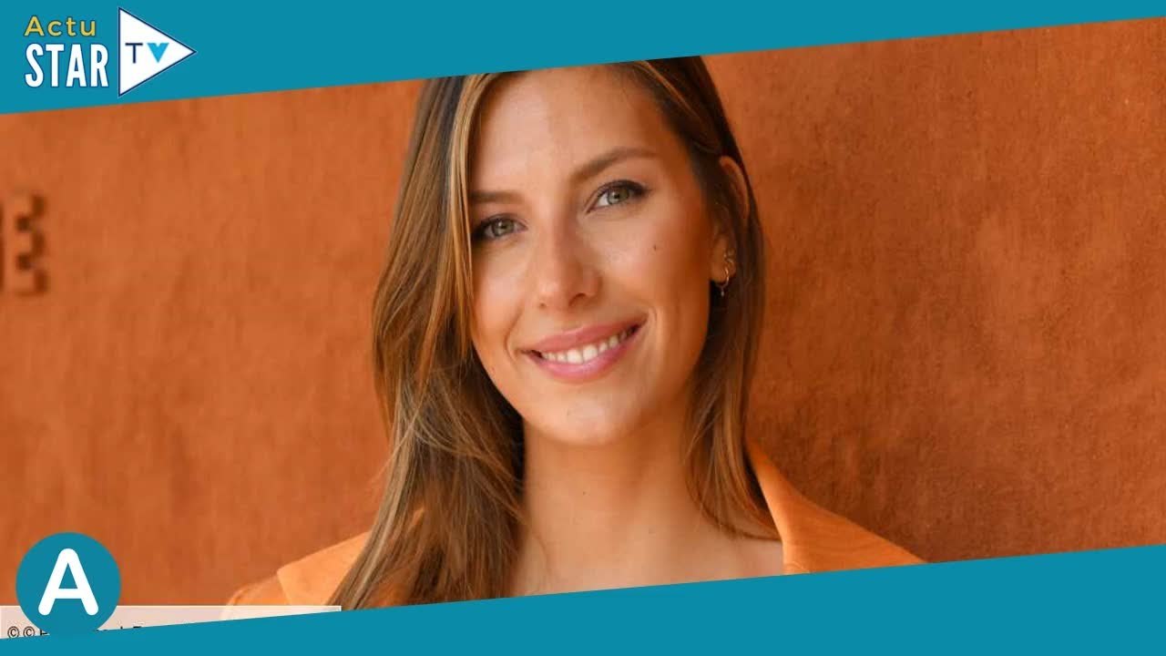 Camille Cerf maman  l'ex Miss France pose pour...