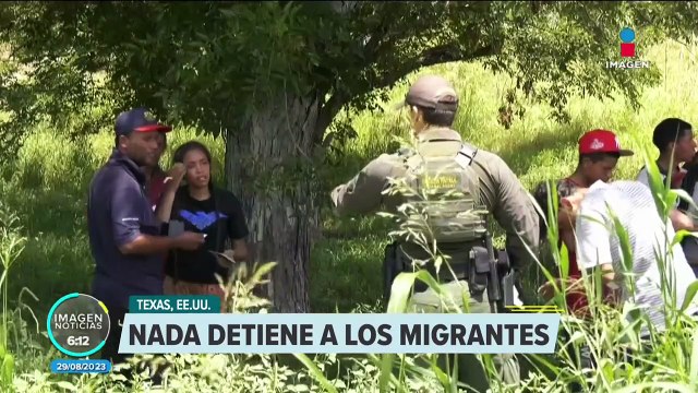 Boyas flotantes no detienen a migrantes para cruzar el río Bravo