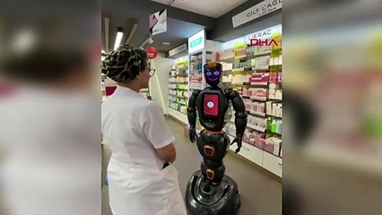 Download Video: Yapay Zeka Robotu Eczanede İşbaşı Yaptı