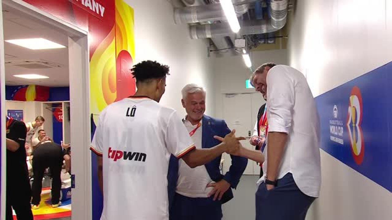 Dirk Nowitzki kennt den 'speziellen' Handshake