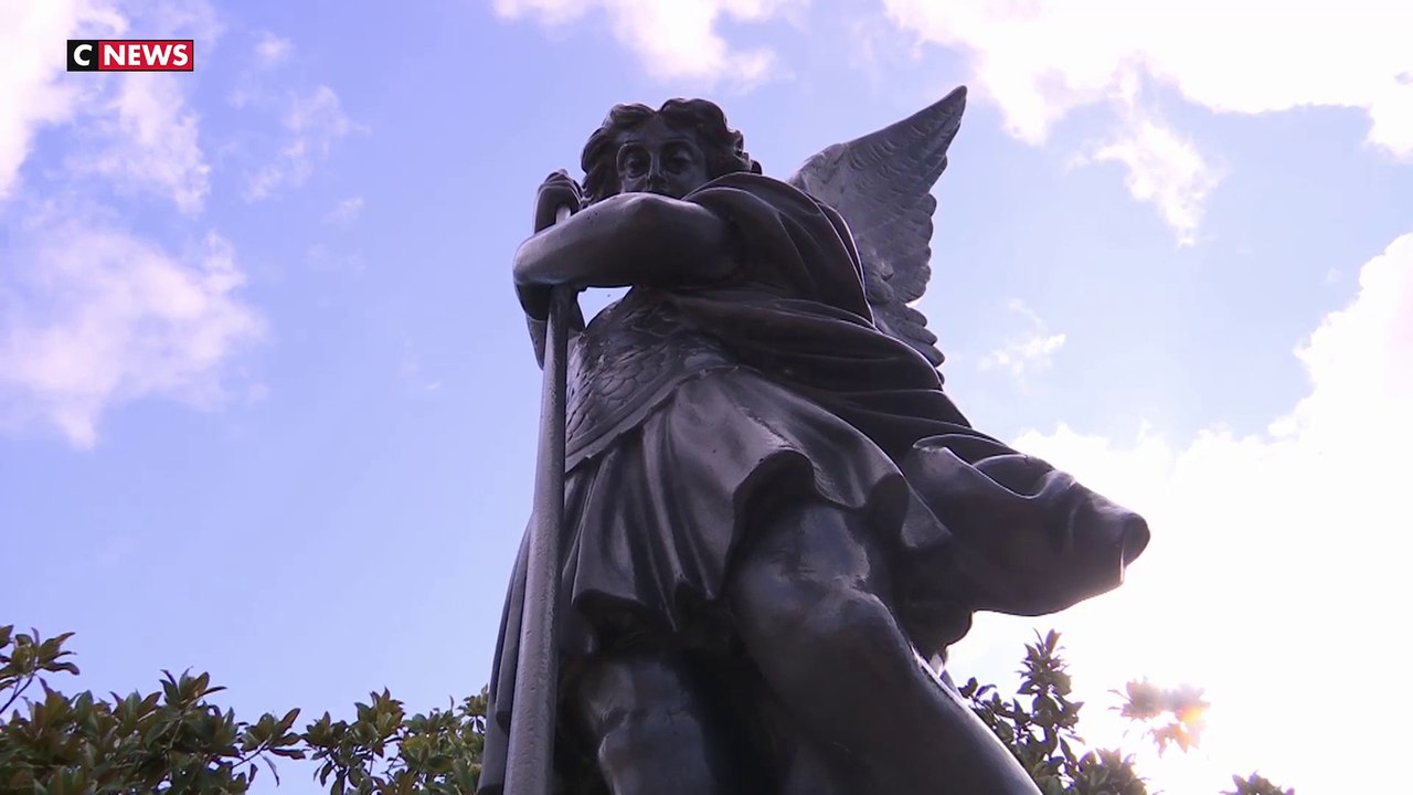 Sables-d'Olonne : La statue Saint-Michel déplacée