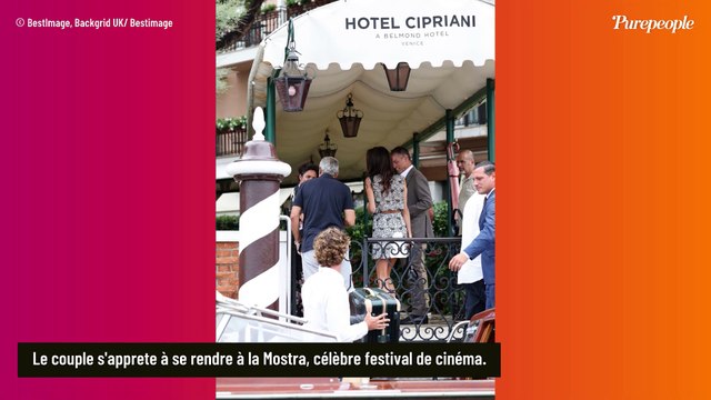 Amal Clooney en mini-robe au bras de George Clonney : arrivée ultra glamour à la Mostra de Venise