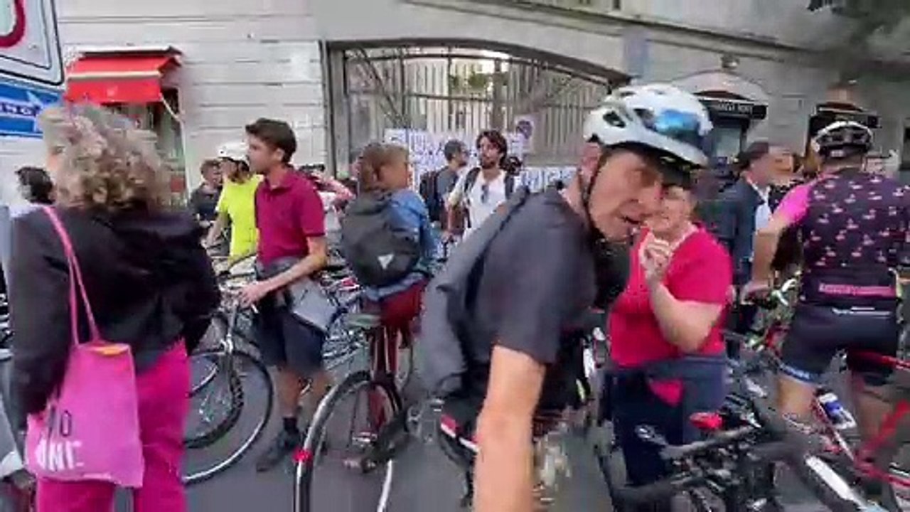 Francesca Quaglia travolta e uccisa in bici. In Porta Romana flash mob di ciclisti: "Quante morti ancora?"