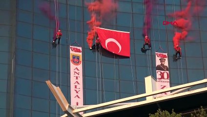 JAK Timi 30 Ağustos Zafer Bayramı'na özel bayrak açtı
