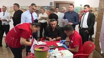 Vedat Işıkhan, ministre du Travail, a soutenu la campagne de don de sang du Croissant-Rouge turc