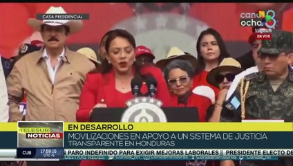La pdta. de Honduras agradece al pueblo por su presencia en este momento histórico