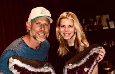 Jessica Simpson and Eric Johnson do lots of "little things" to keep their romance alive