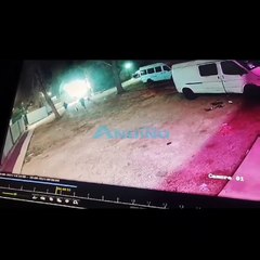 El momento en que el grupo roba el local bailable