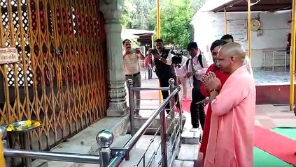 पीतांबरा पीठ के श्रद्धालुओं पर भारी पड़ी सीएम योगी की सुरक्षा