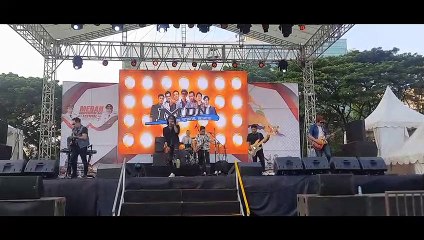 AIM THE END MDN - TOPENG [NOAH] COVER LAPANGAN BENTENG MEDAN AT MEDAN INDEPENDENCE DAY FEST