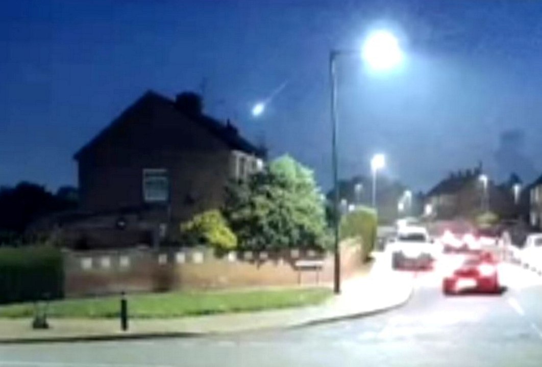Meteor caught on video over Grimbsy