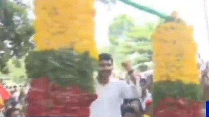 ఏలూరు జిల్లా: అడ్డురోడ్డు వద్ద లోకేష్ కి ఘన స్వాగతం.. భారీ గజమాలతో..!