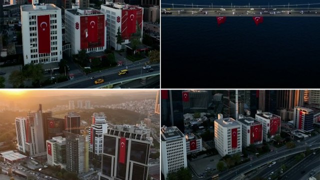 15 Temmuz Şehitler Köprüsü ve Maslak'taki binalara Türk bayrakları asıldı