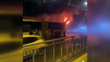 KÜÇÜKÇEKMECE'de İETT Otobüsünde Yangın Çıktı