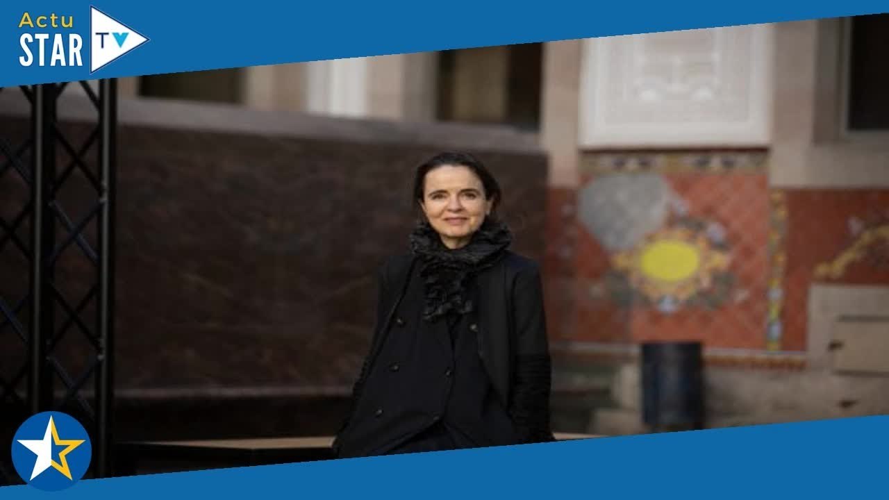 « Quatre jeunes hommes qui… »  Amélie Nothomb trouve enfin la force de se confier sur le viol colle