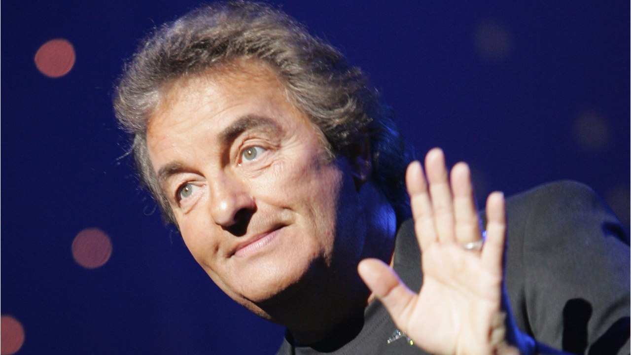 Voici - Richard Dewitte (Il était une fois) arrêté : le chanteur s'est fait piéger en échangeant avec une jeune adolescente sur internet