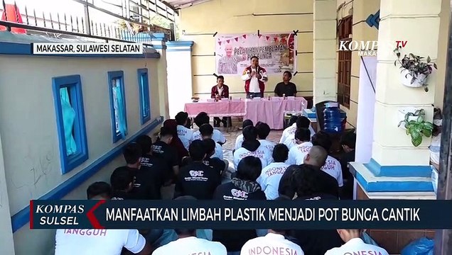 Manfaatkan Limbah Plastik Menjadi Pot Bunga Cantik
