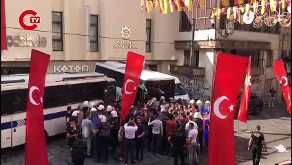 Taksim'de özel sektör öğretmenlerinin eylemine polis müdahalesi